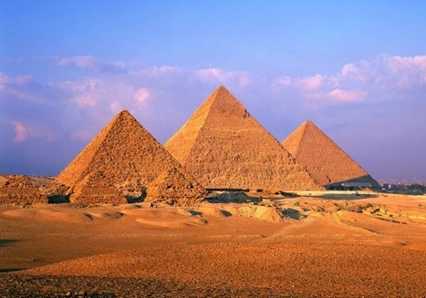 Limestone-great-pyramids-giza-eygpt%281%29.jpg